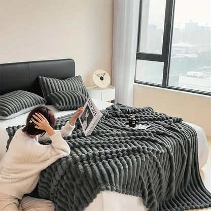 VelvetNest™ Luxe Warm Blanket
